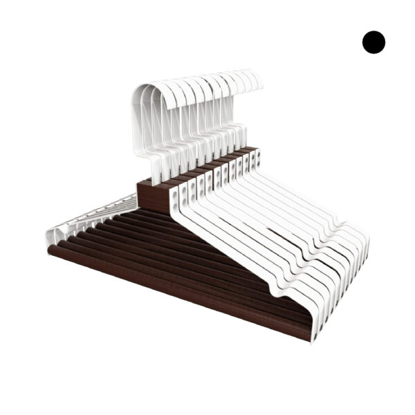 Percha de metal con barra de madera y muescas