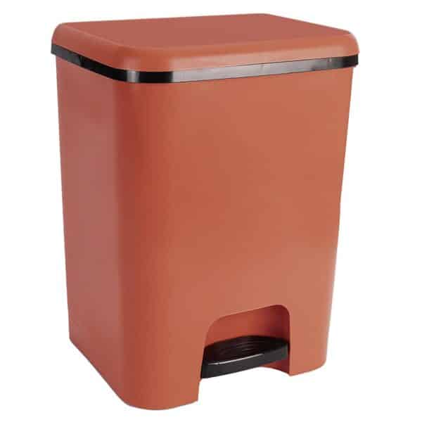 COM-FORT HOUSE | Cubo de Basura con Pedal | Capacidad de 26 litros | Cubo Reciclaje | Color Marrón teja | Limpieza Fácil
