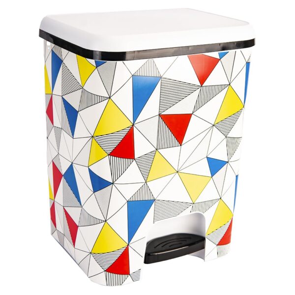 COM-FORT HOUSE | Cubo de Basura con Pedal | Capacidad de 26 litros | Cubo Reciclaje | Color Blanco con decoración triángulos | Limpieza Fácil
